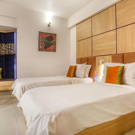 Roland Hotel Калькутта Экстерьер фото