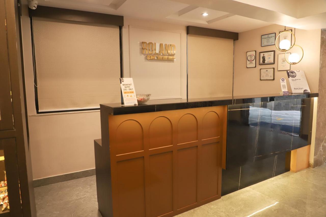 Roland Hotel Калькутта Экстерьер фото