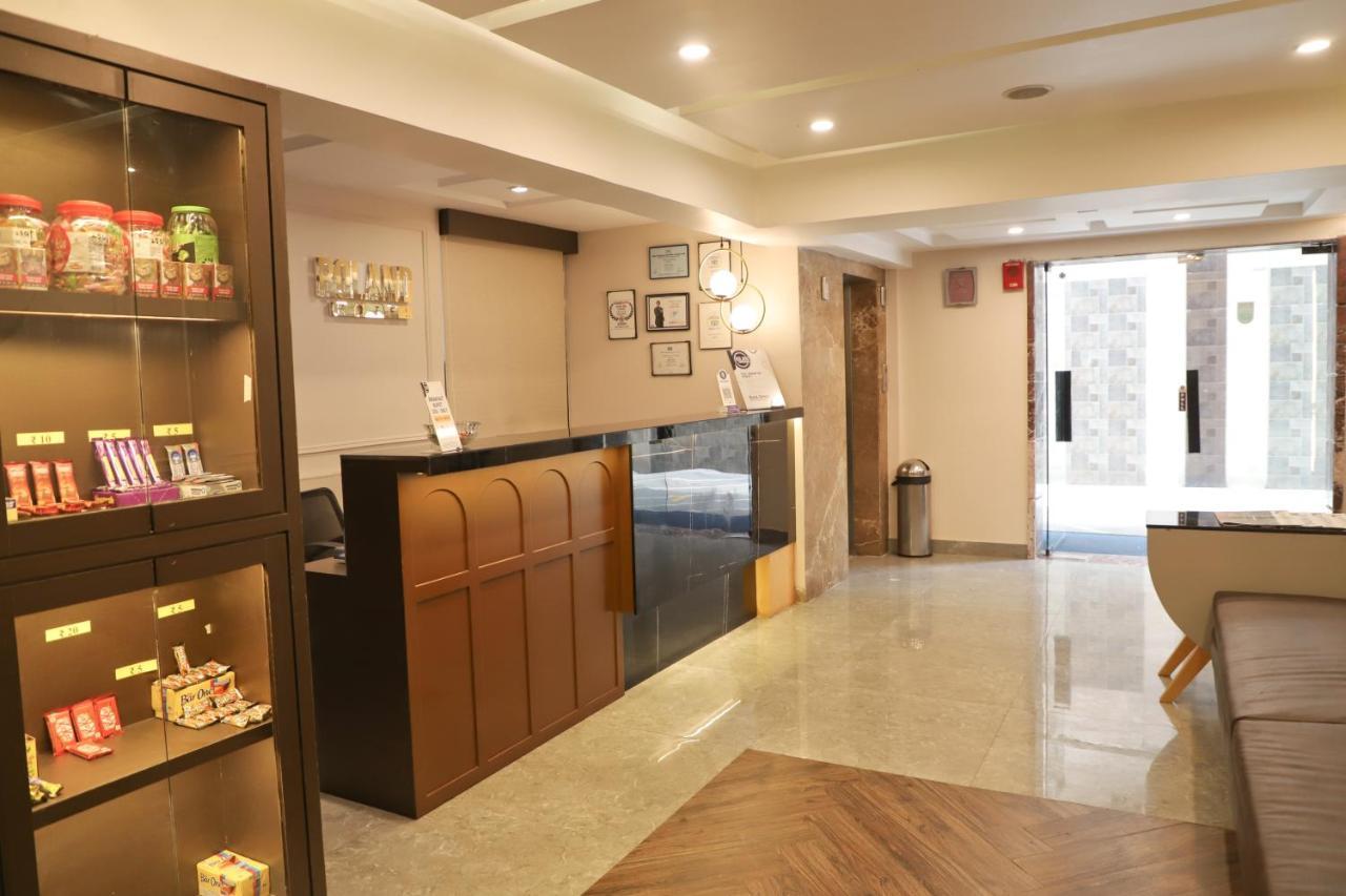 Roland Hotel Калькутта Экстерьер фото