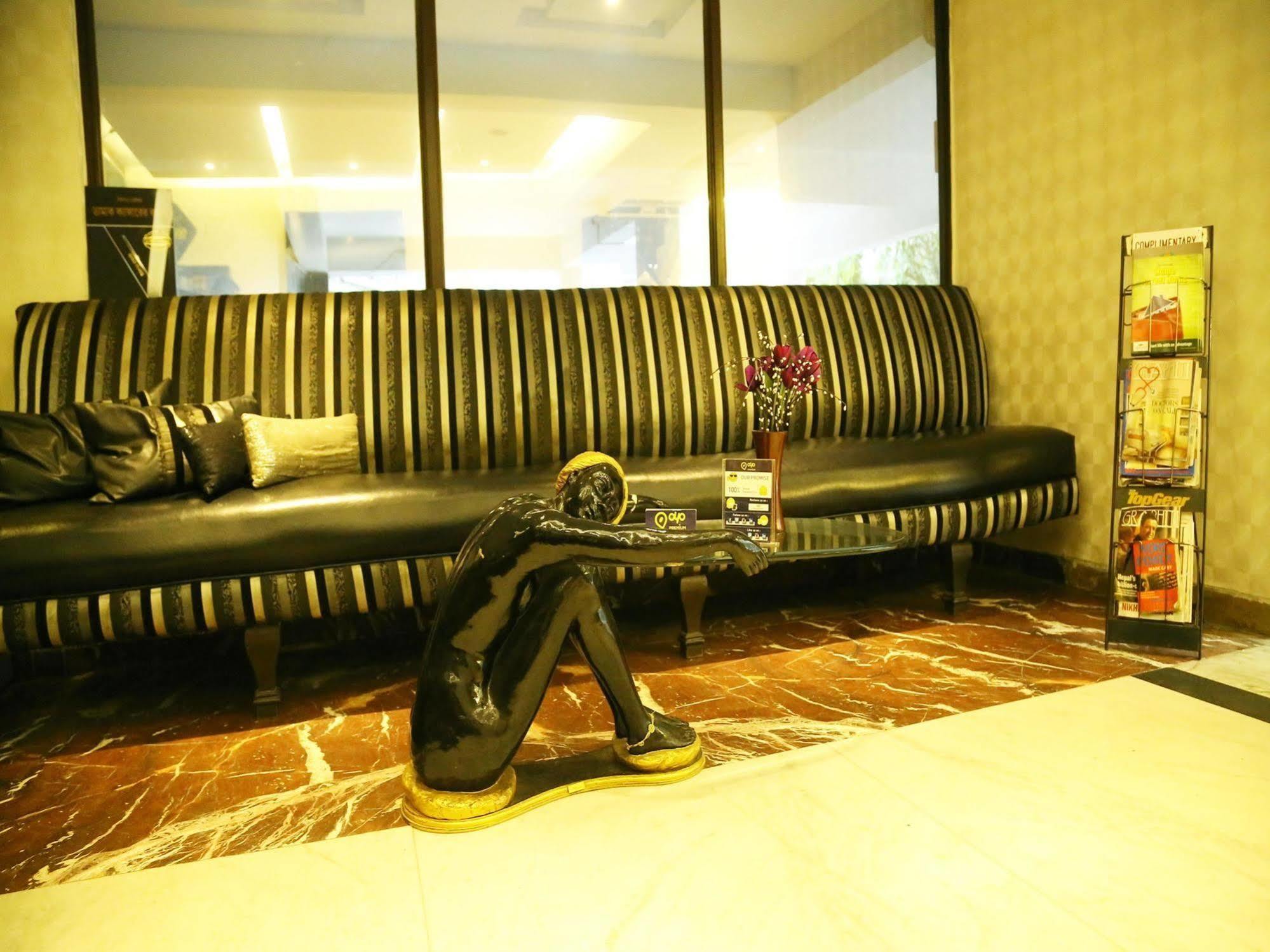 Roland Hotel Калькутта Экстерьер фото