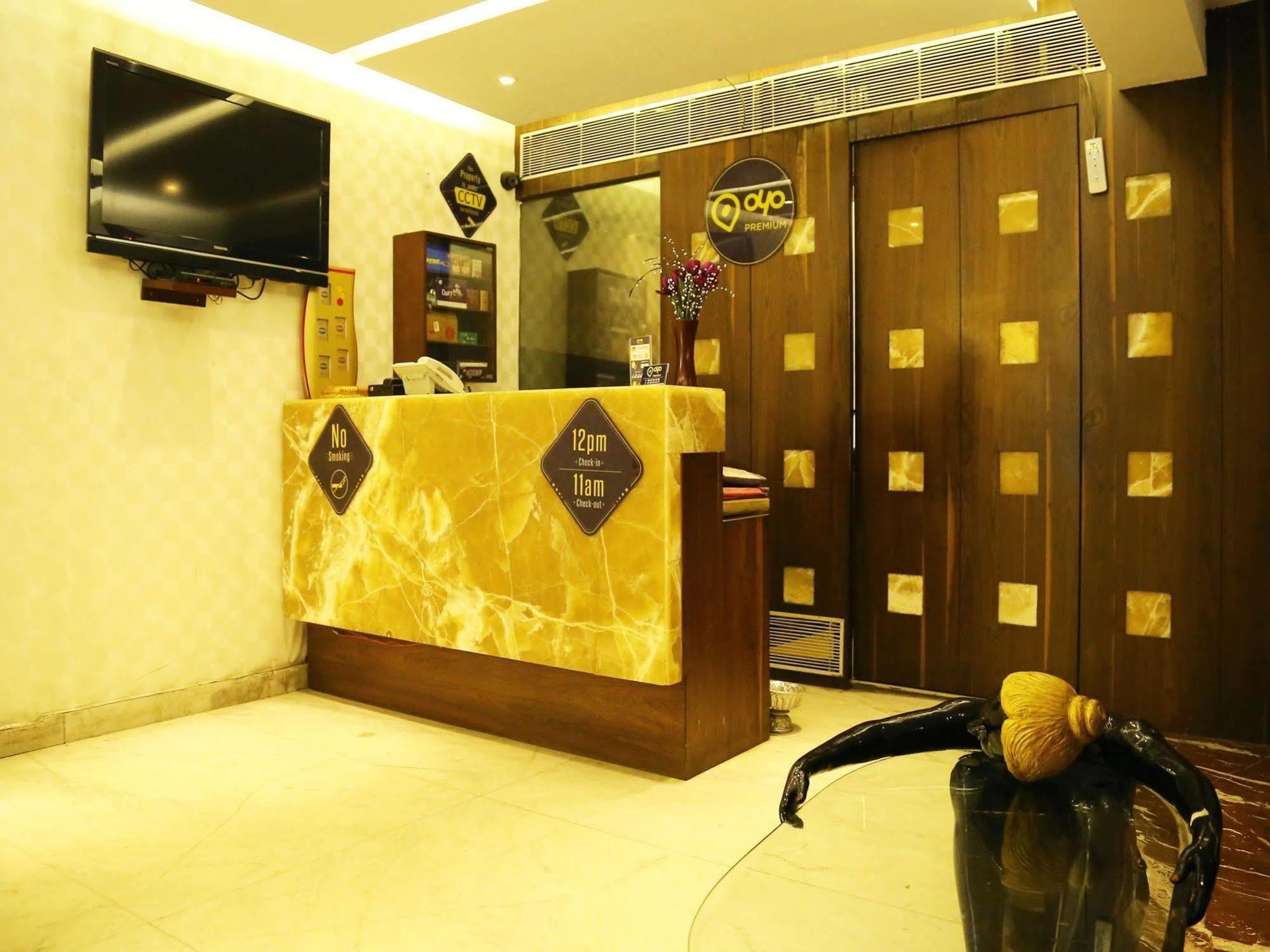 Roland Hotel Калькутта Экстерьер фото