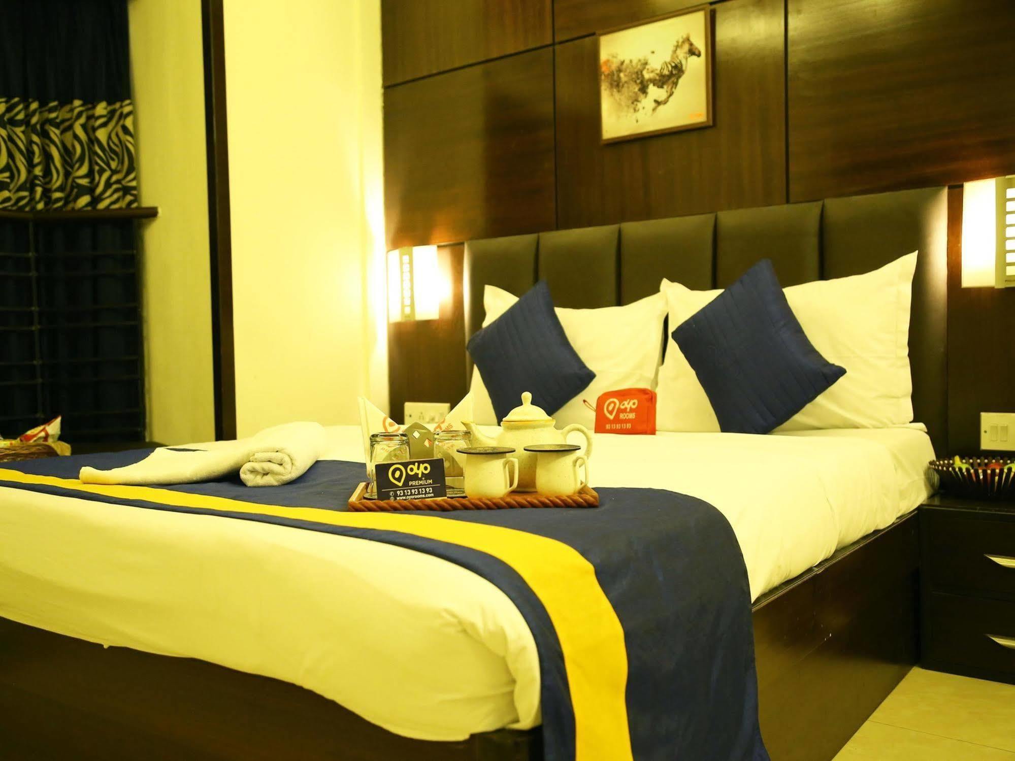Roland Hotel Калькутта Экстерьер фото