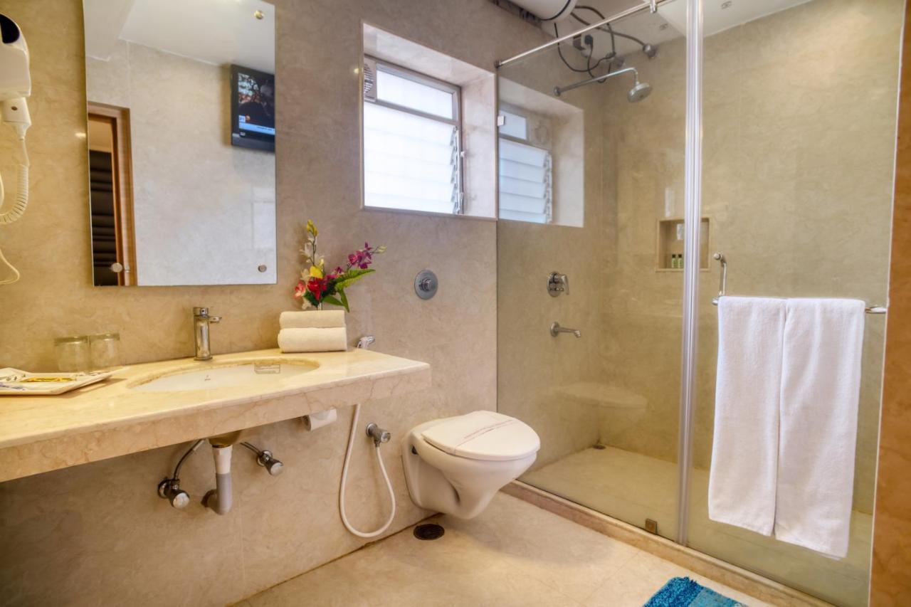Roland Hotel Калькутта Экстерьер фото